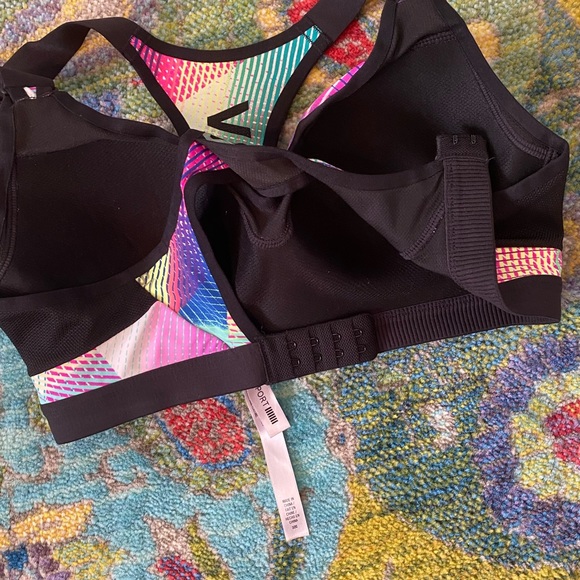 Victoria’s Secret VSX - Sports Bra - Picture 5 of 6